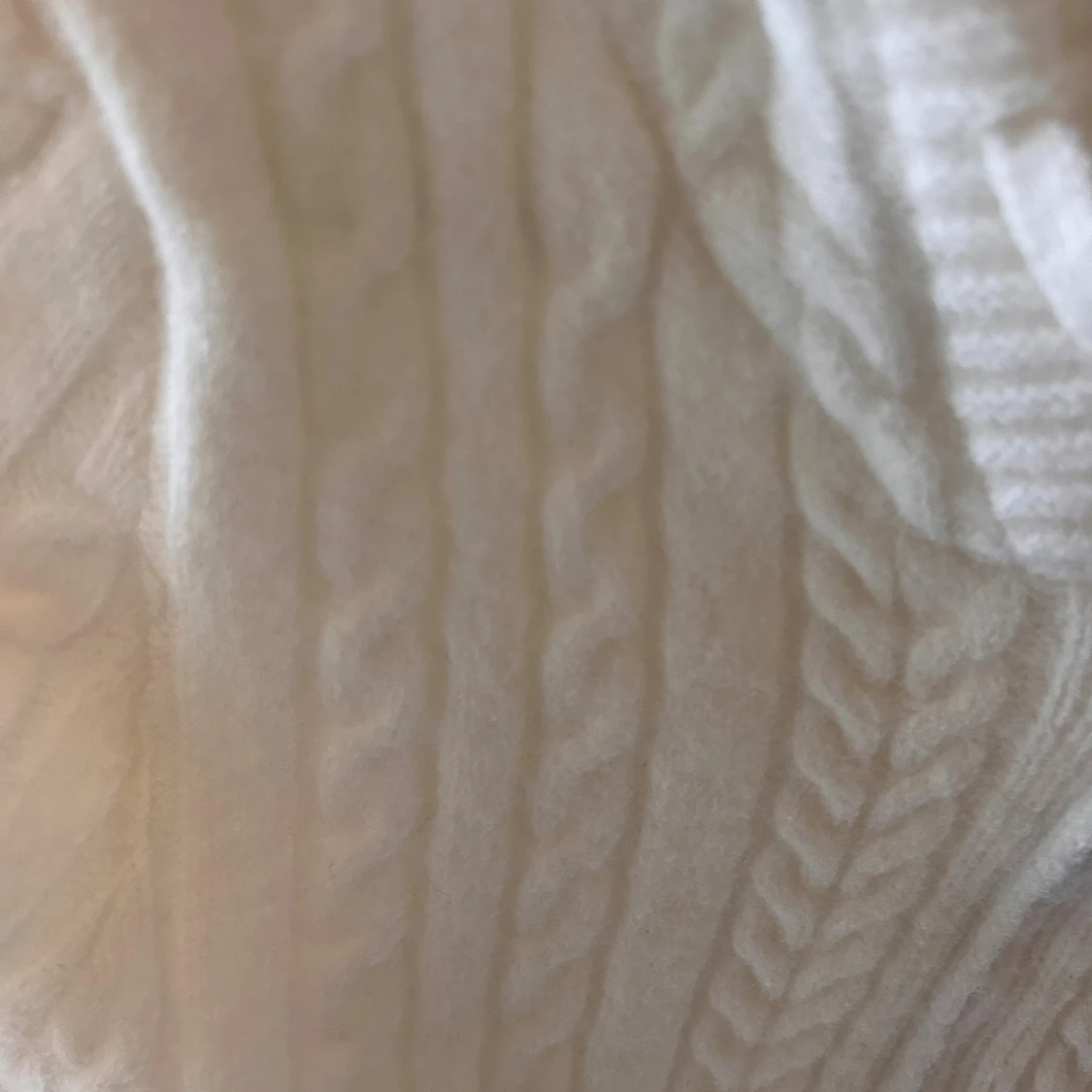 Vit stickad hoodie med dragkedja - 2