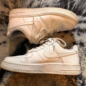 Nike air force 1 - Säljer dessa som jag ej kommer till användning!