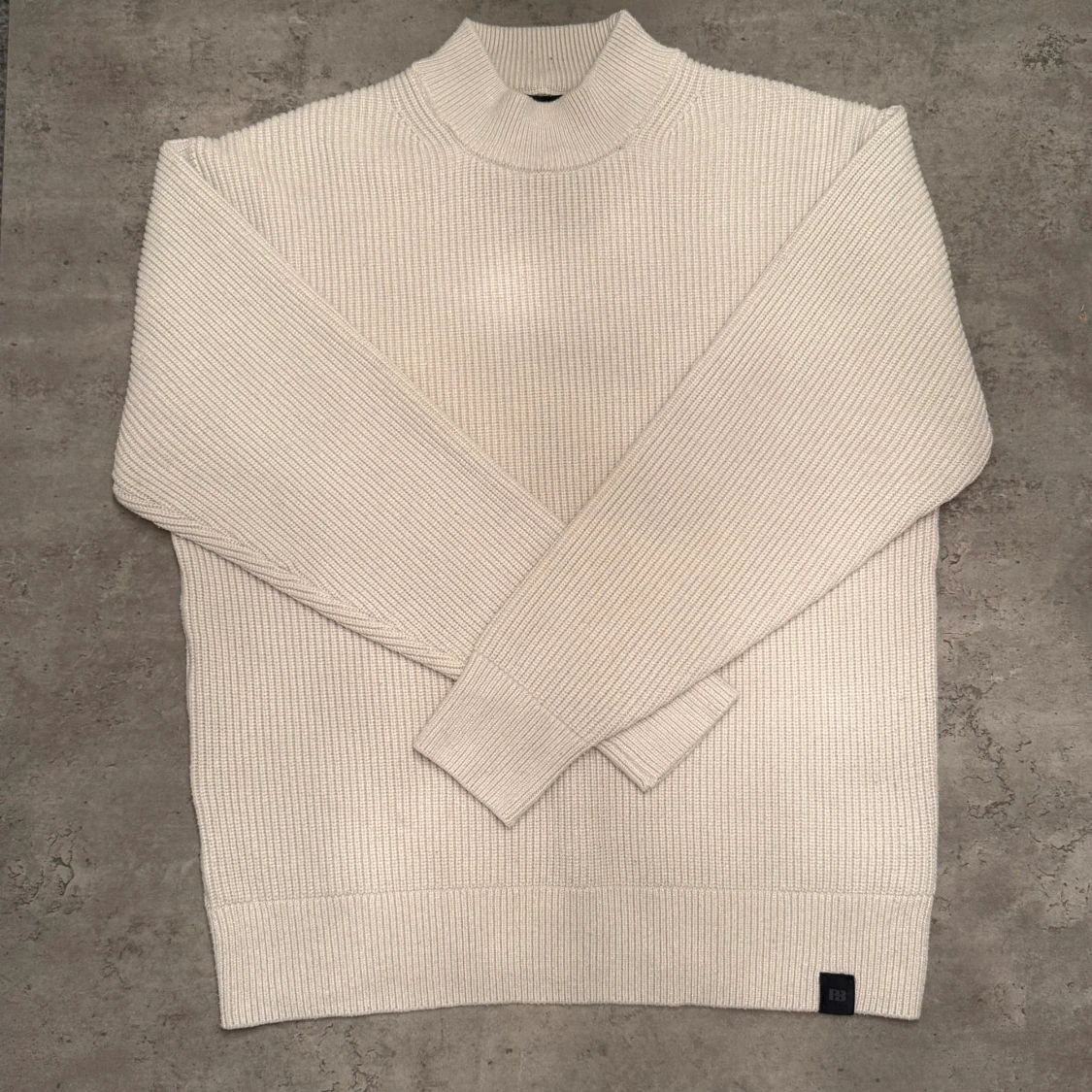 Vit ribbstickad tröja Pull&Bear S