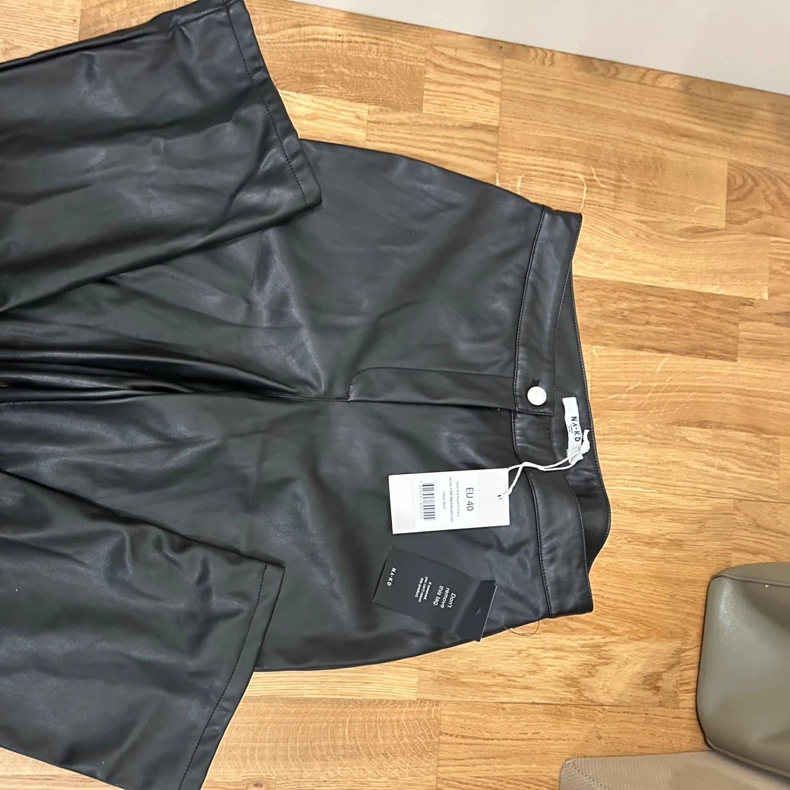 Svarta skinnbyxor från NA-KD - 1