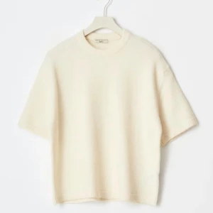 Vit stickad kortärmad tröja - Säljer denna eftersom den inte kommer till användning❤️