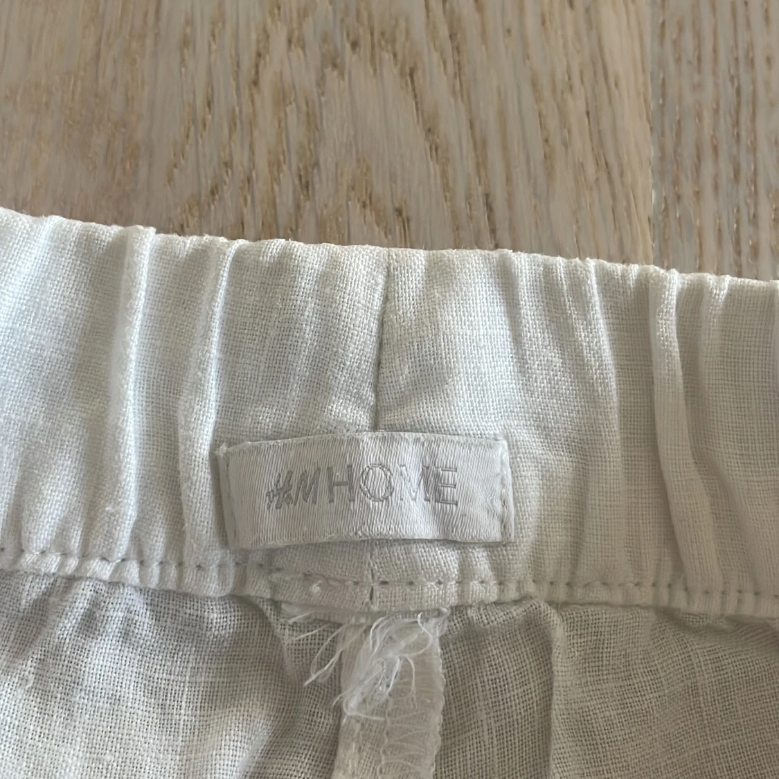 Vita linnebyxor från H&M HOME - 1
