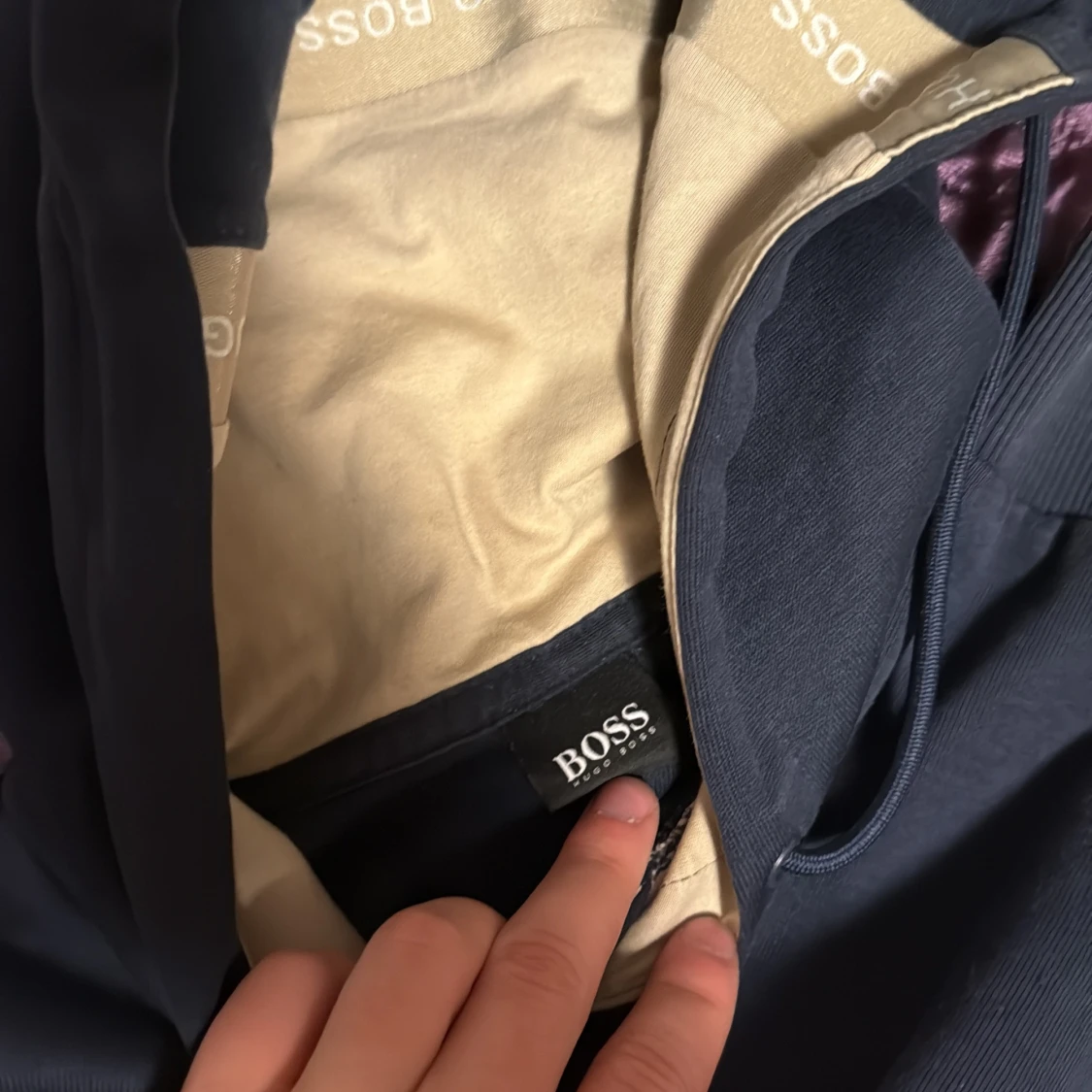 Mörkblå hoodie från Hugo Boss - 3