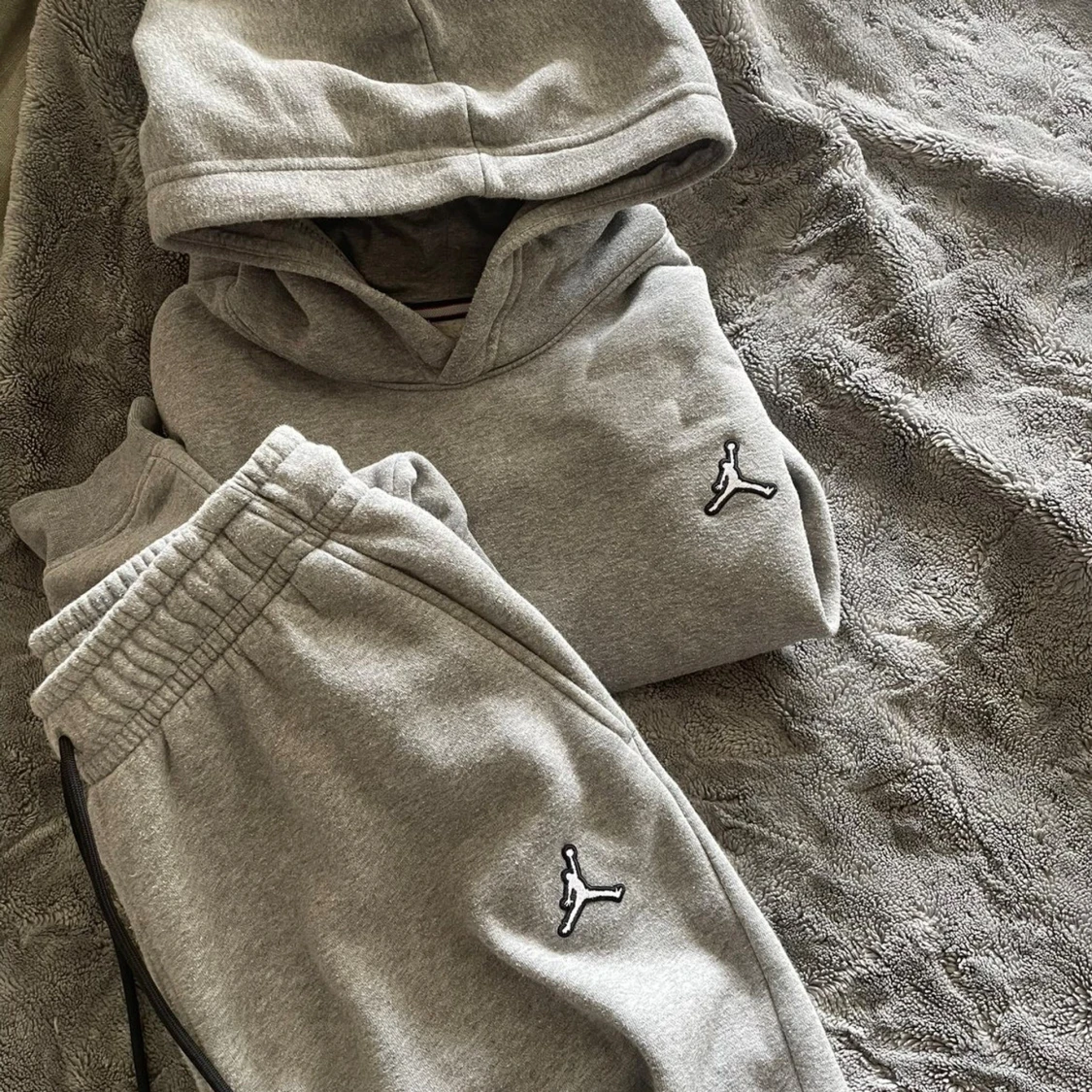Grå Jordan tracksuit  - 1