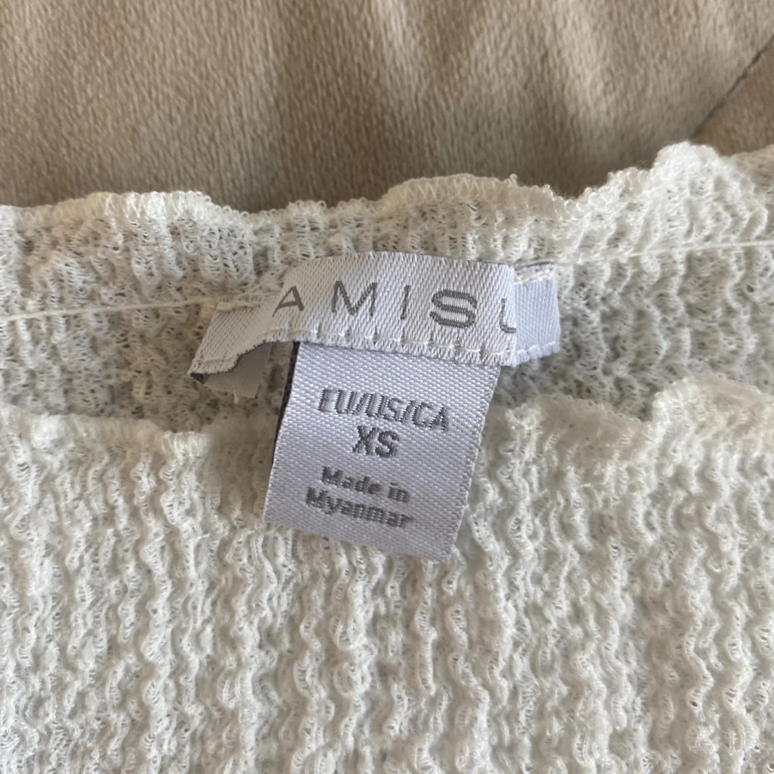 Vit strukturerad topp från Amisu XS - 2