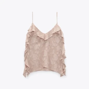 Rosa topp - Fin rosa topp från zara i storlek xs. Säljer då den tyvärr inte kommer till användning 💗