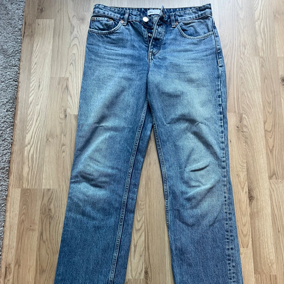 Blå raka jeans från Zara