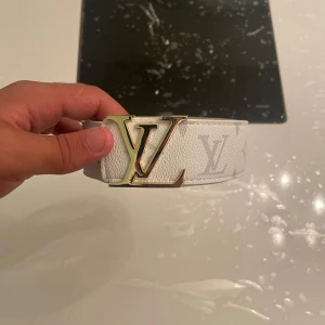 Vit l-/V bälte  - Vit l-/V bälte , 110, använd en gång 