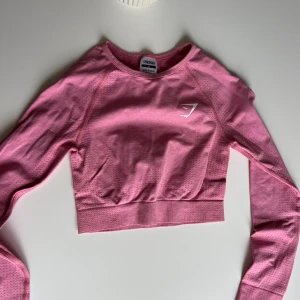 Gymshark träningstopp  - Säljer en rosa träningsstopp från Gymshark i storlek XS💕