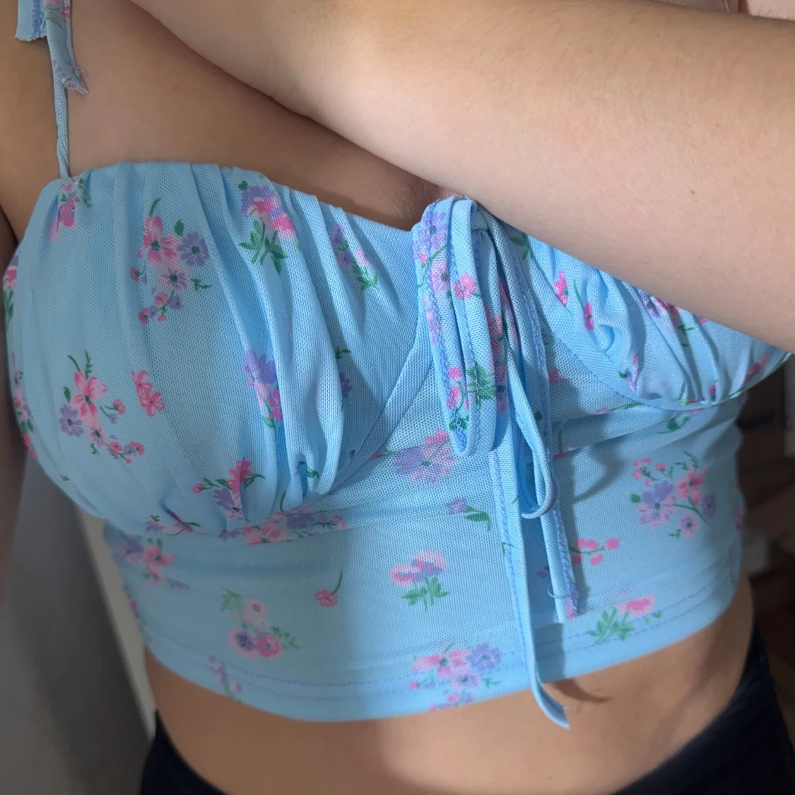 Blå blommig topp - 1