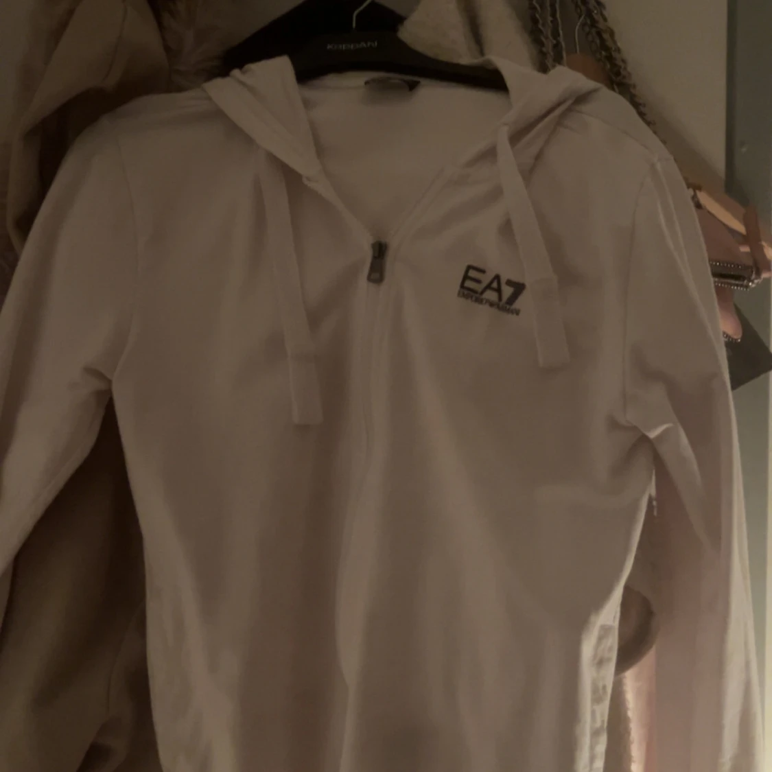 Vit hoodie från EA7 Emporio Armani