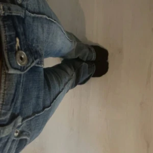 Low waist berskha jeans  - Helt nya köpte denna sommarn men de va för stora köpte originalet för 400kr
