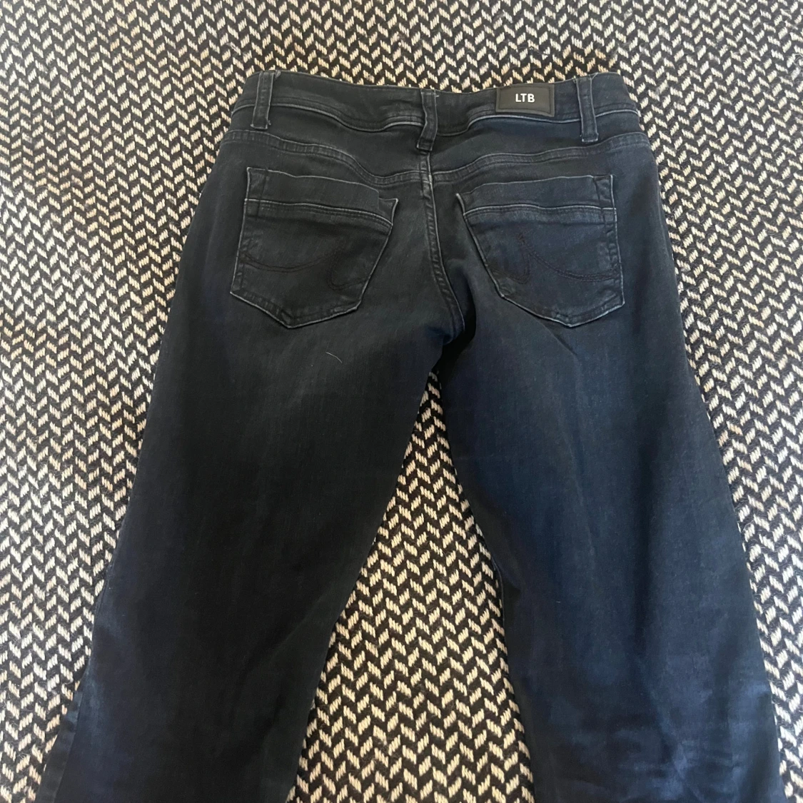 Mörkblå jeans från LTB Valerie - 2