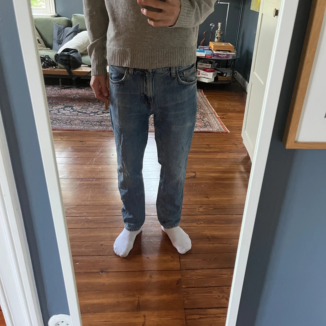 Blå jeans från Nudie med raka ben