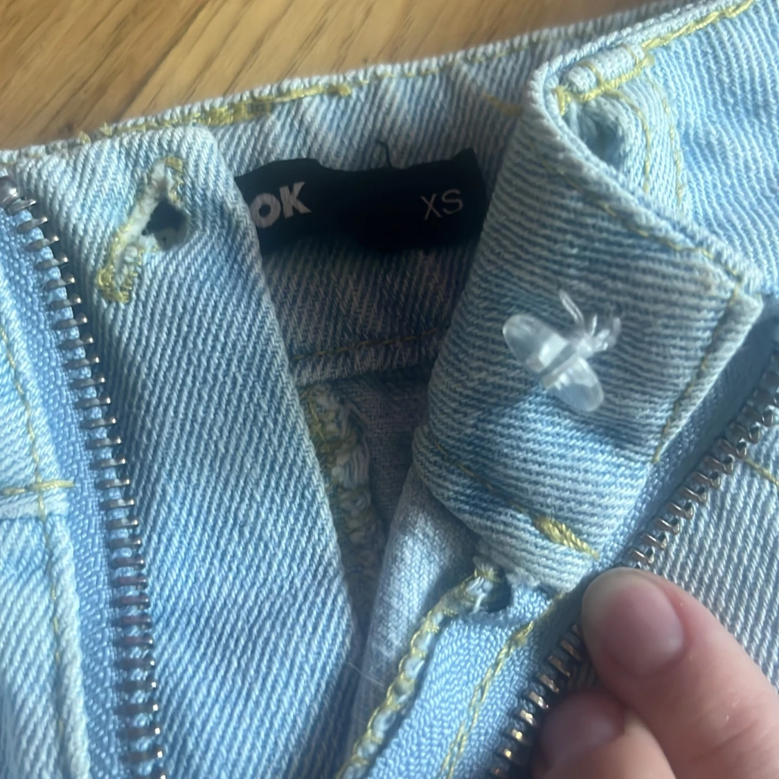 Ljusblå jeanskjol med dragkedja XS - 3