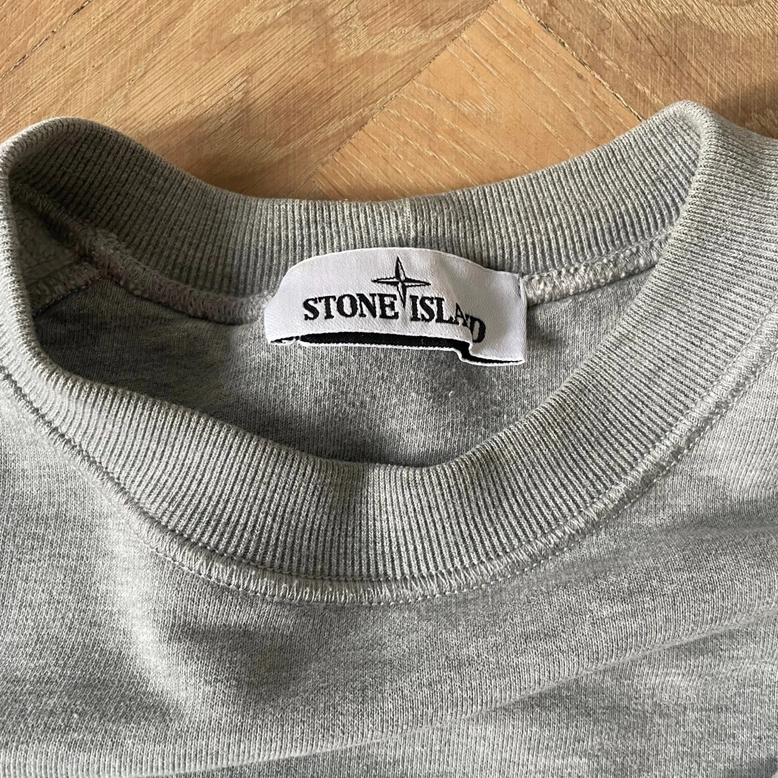 Grå stone island sweatshirt - 1