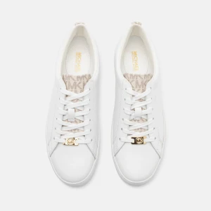 Vita sneakers från Michael Kors - Säljer mina super snygga Michael kors skor för att dom inte har kommit till användning. Köp gärna dom vill bara bli av med dom💕