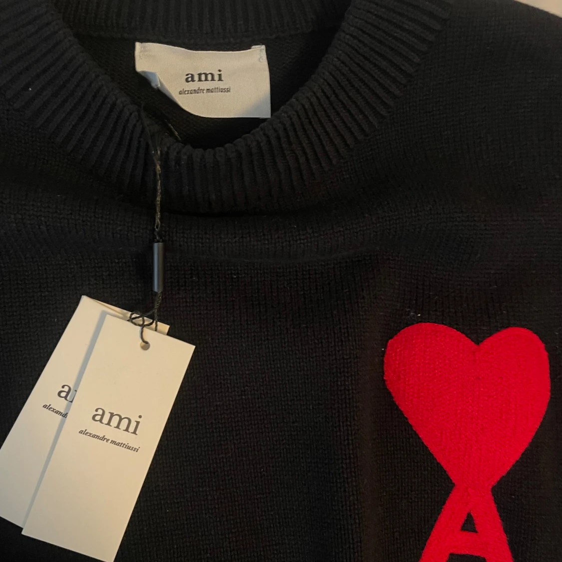 Svart stickad tröja från Ami - 2