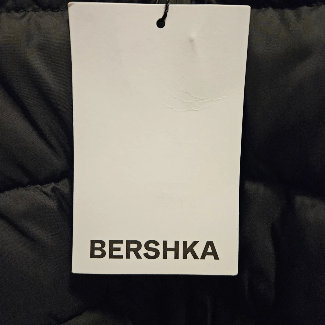 Ny Oanvänd Svart Pufferjacka från Bershka strl M - 3