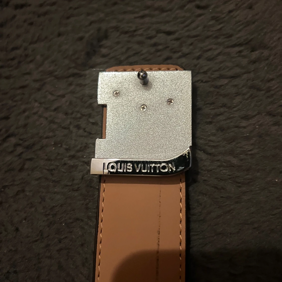 Snyggt bandad färgat bälte  - 2