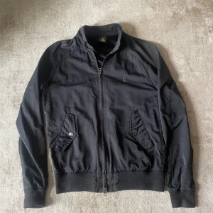 Dondup jacka - Hej! Säljer denna väldigt schysta Dondup jacka! Storlek S och fint skick. Skicka prisförslag och frågor! 