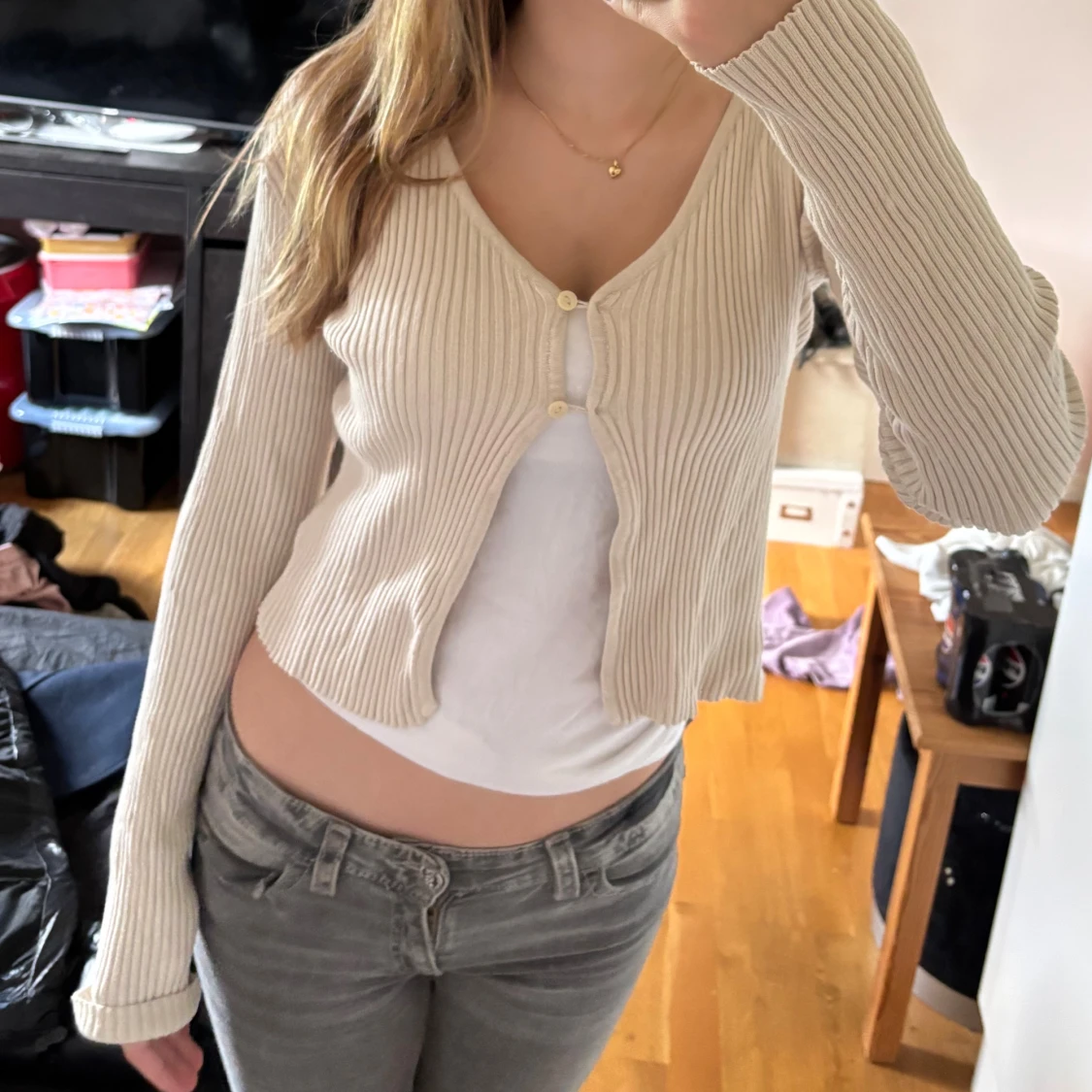 Beige ribbad kofta med knappar - 1