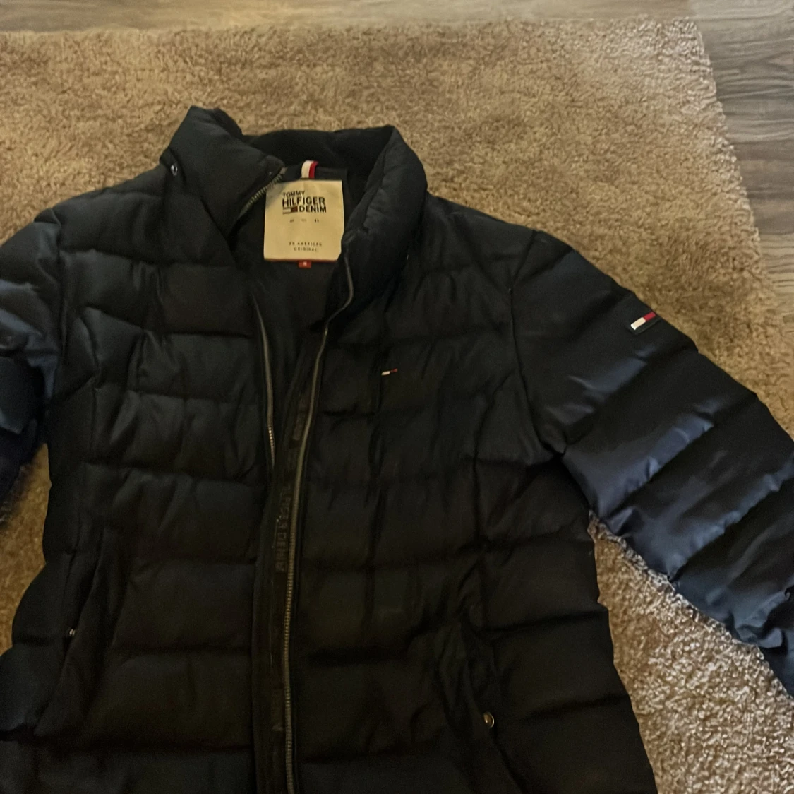 Svart pufferjacka Tommy Hilfiger