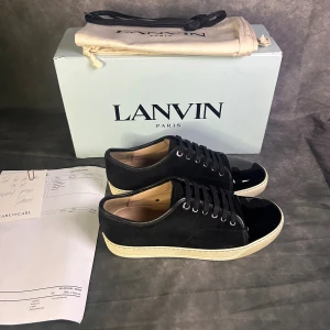 Lanvin toecap sneaker (nyskick) - Mycket fint skick, knappt använda| Size uk 6 passar 40/41| Box, dustbags, extra snören och papper från care of carl | fraktar spårbart inom 24 timmar |  för att köpa klicka ” köp nu” | vid frågor skriv ett meddelande |
