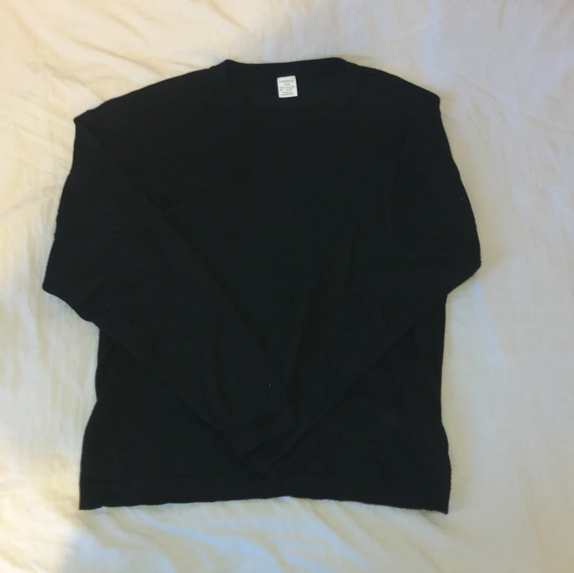 Svart stickad tröja från Lindex - 1