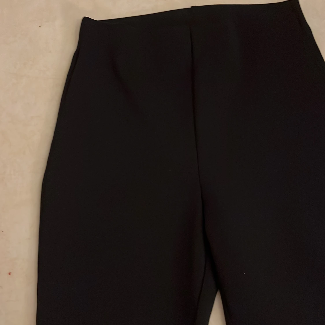 Svarta bootcut byxor från H&M XS - 3