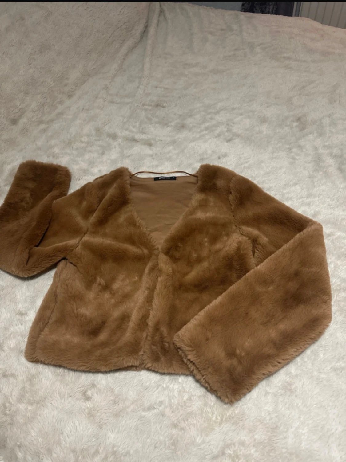 Brun pälsjacka från Gina Tricot - 1