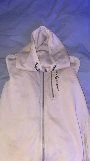 Sail racing zip hoodie  - En skön och enkel stylad tröja. I storlek 160 barn eller xs. Tveka inte med frågor eller pris förslag