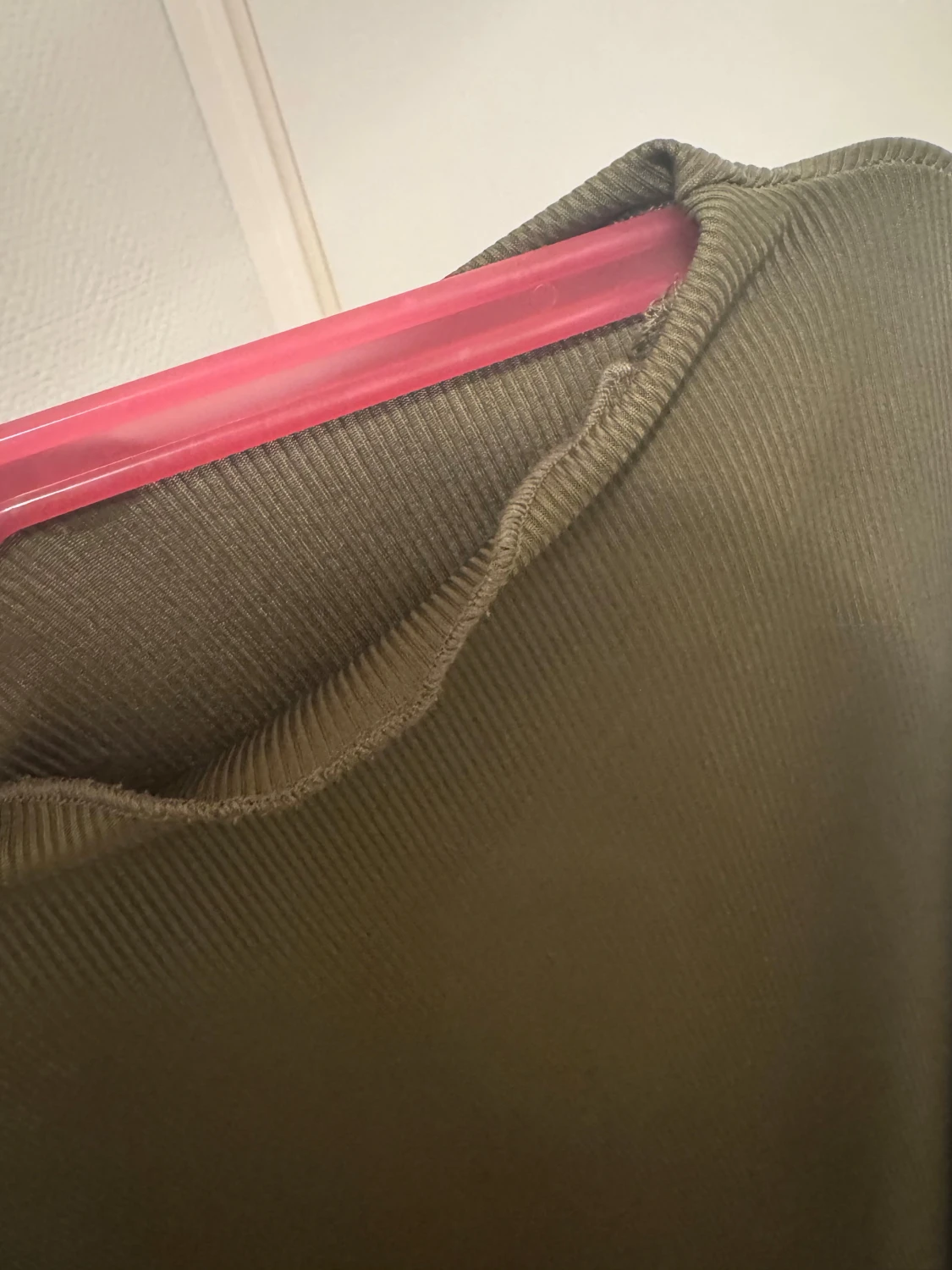 Långklänning med grönt ribbat liv - 1