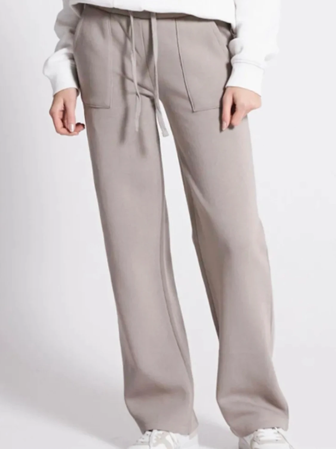 Beige mjukisbyxor med snörning