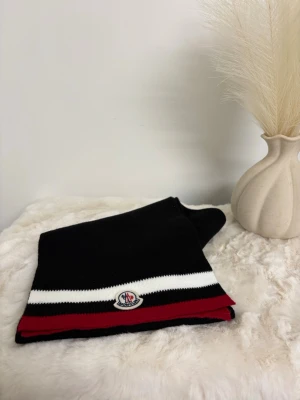 Svart halsduk - Svart halsduk