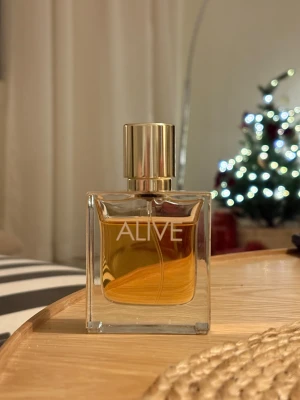 BOSS Alive Eau de Parfum 30ml - BOSS Alive Eau de Parfum, 30 ml. 