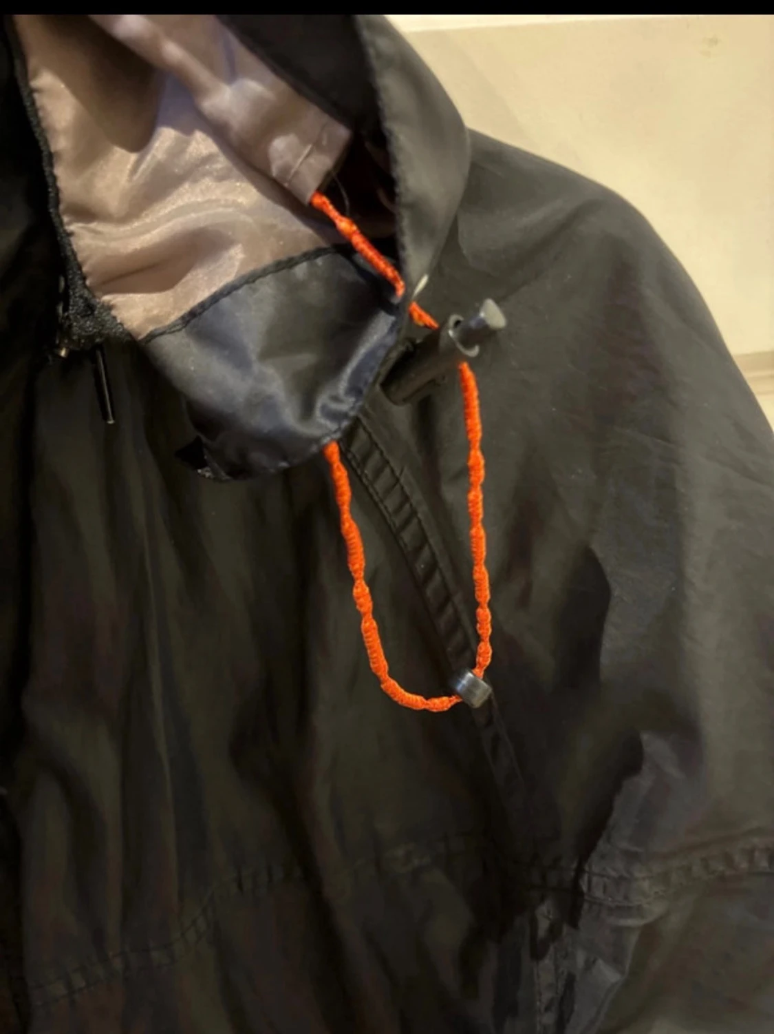 Svart vindjacka från Didriksons L - 2