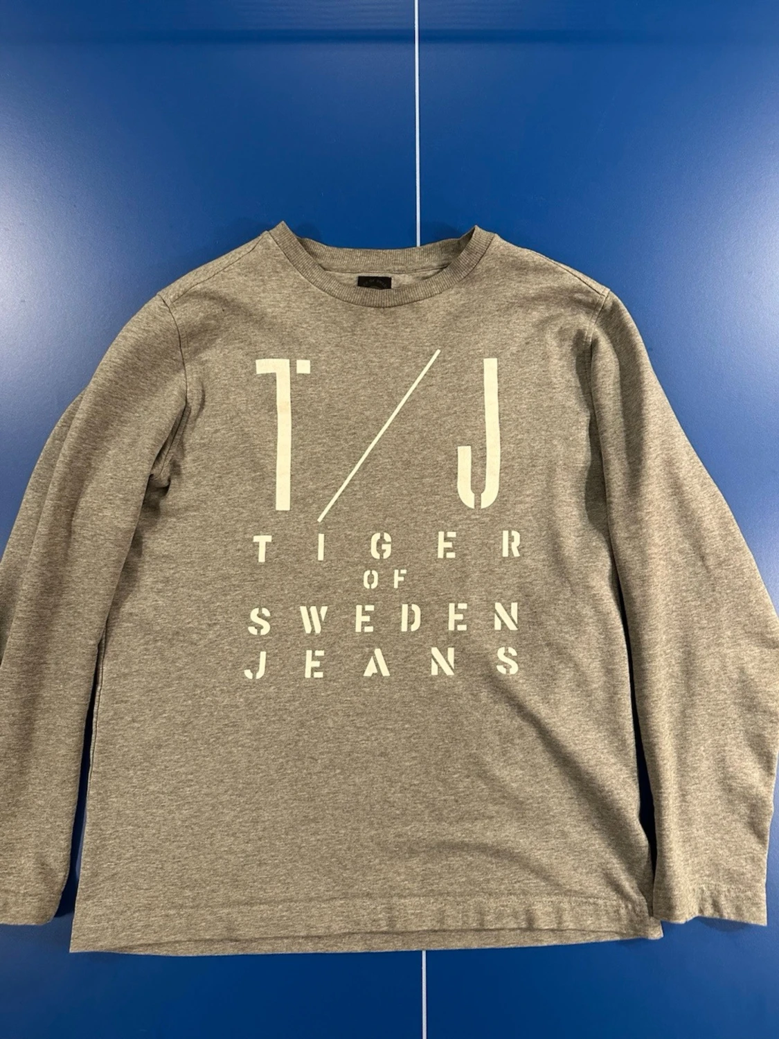 Grå långärmad tröja från Tiger of Sweden