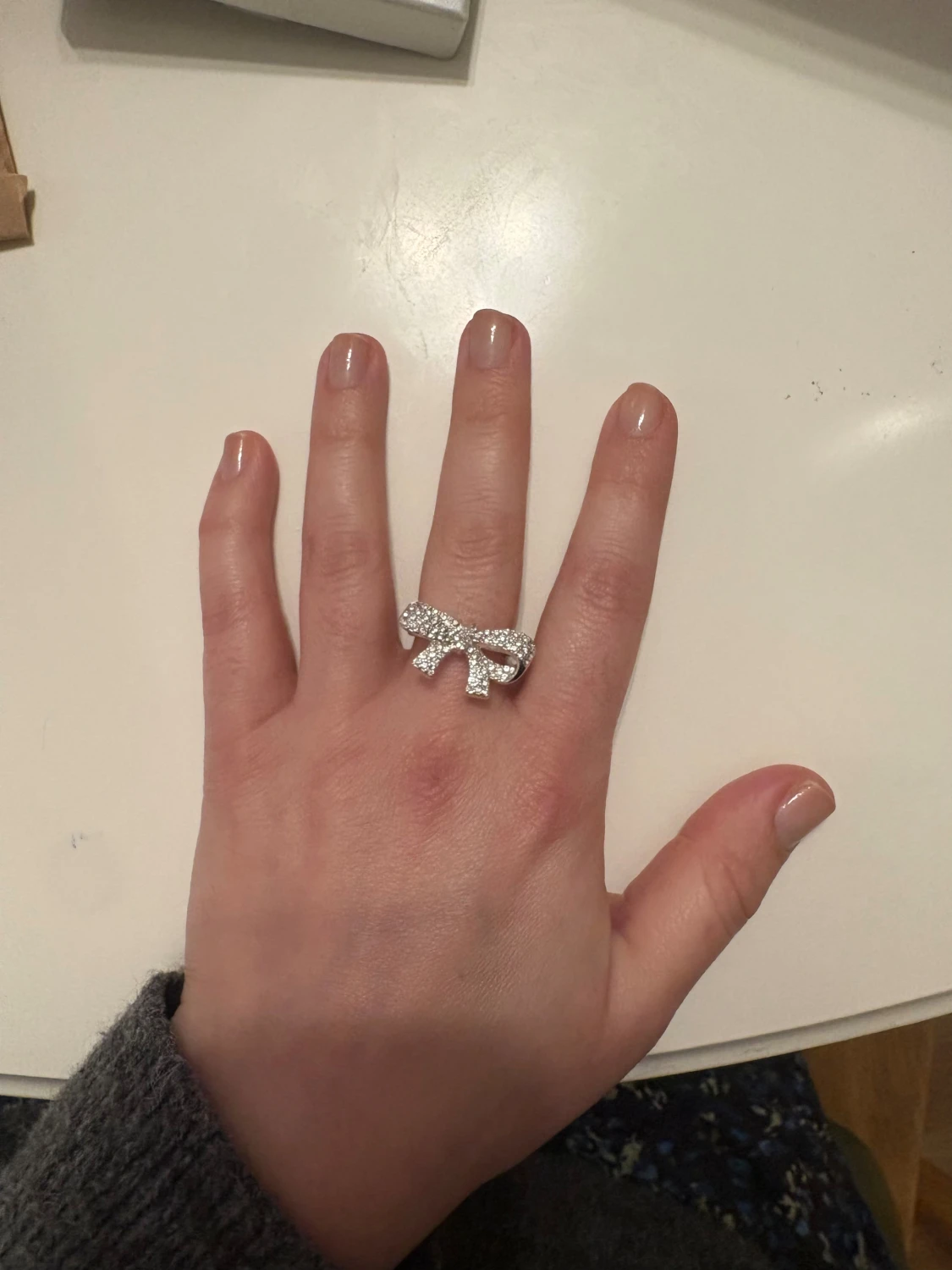 Glittrig rosett-ring i silver - 5