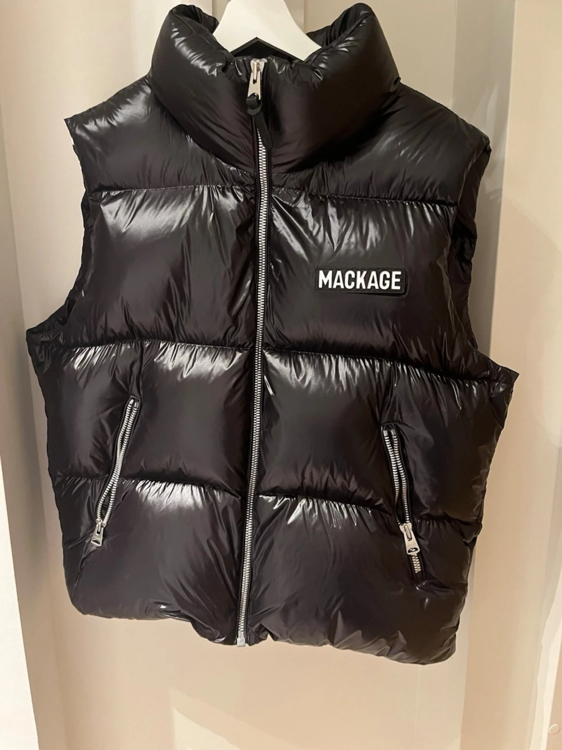 Svart dunväst från Mackage - 1