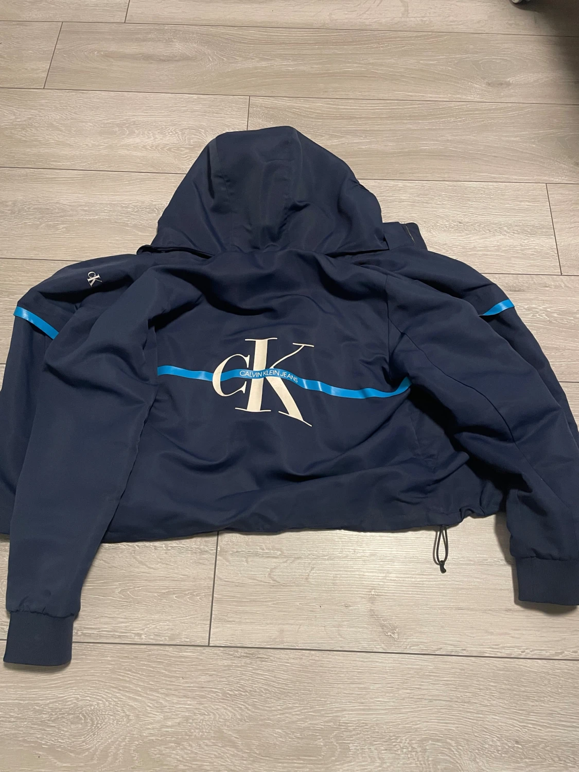 Blå vindjacka från Calvin Klein Jeans - 1