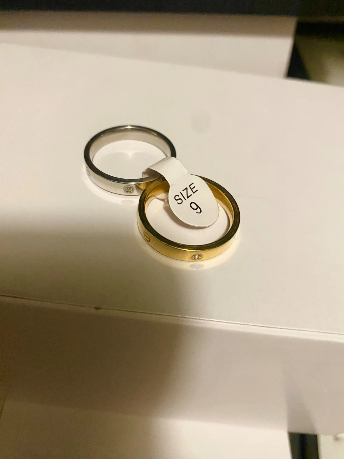 Guldfärgad ring med stenar - 2