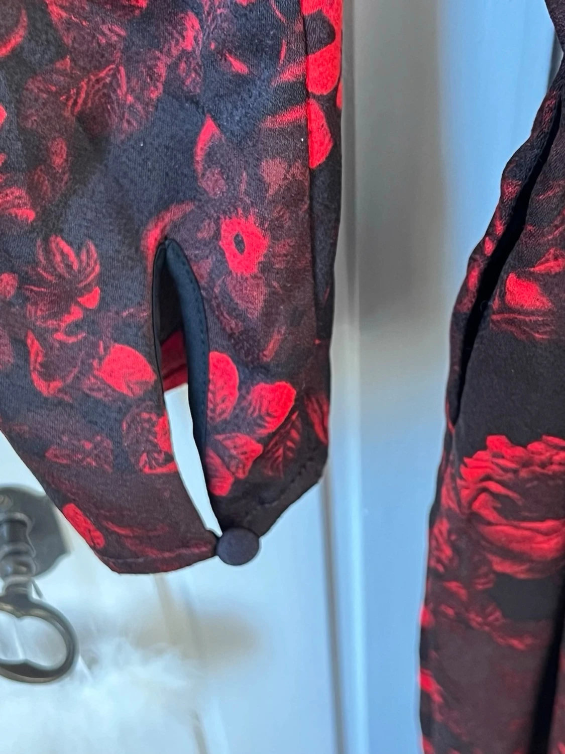 Vackert rödblommig byxdress - 3