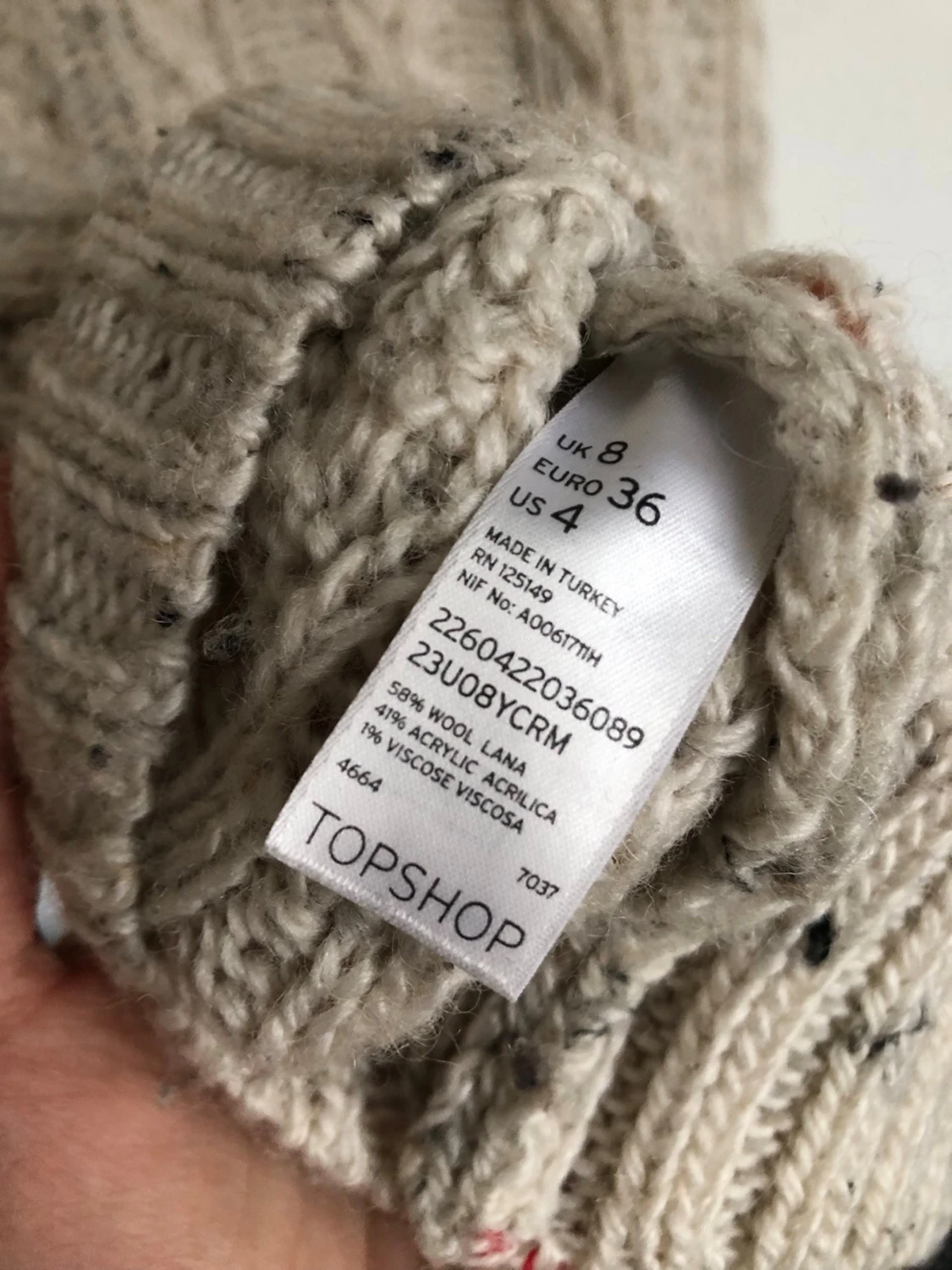 Flätstickad kofta i 58%ull - 4