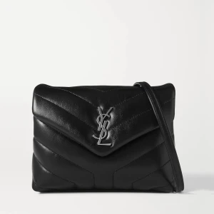 Yves saint Laurent loulou toy väska  - Intressekoll på min älskade louloutoy väska.  Den har inga defekter och köptes för 19 000 på NK. Självklart äkta, har kvitto Dustbag box och allting. Vid intresse så skriv så får ni flera bilder. ☺️❤️