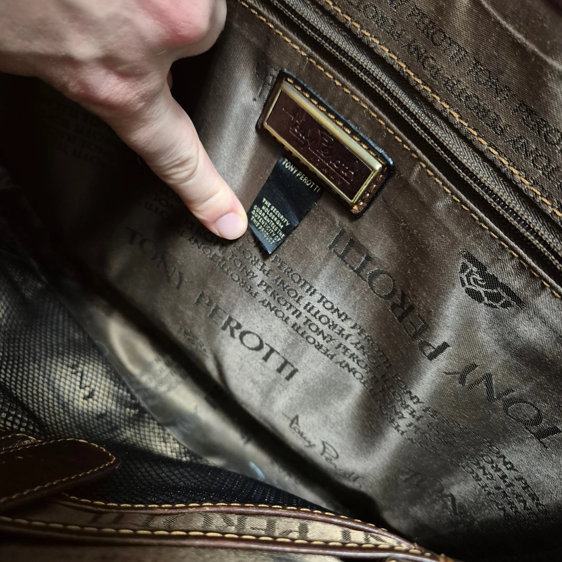 Brun portfölj från Tony Perotti - 2