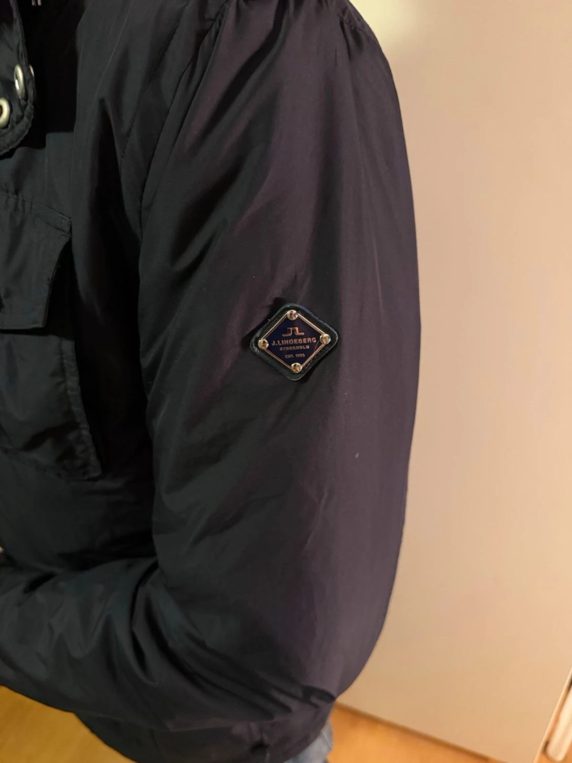 Svart vindjacka med dragkedja - 5