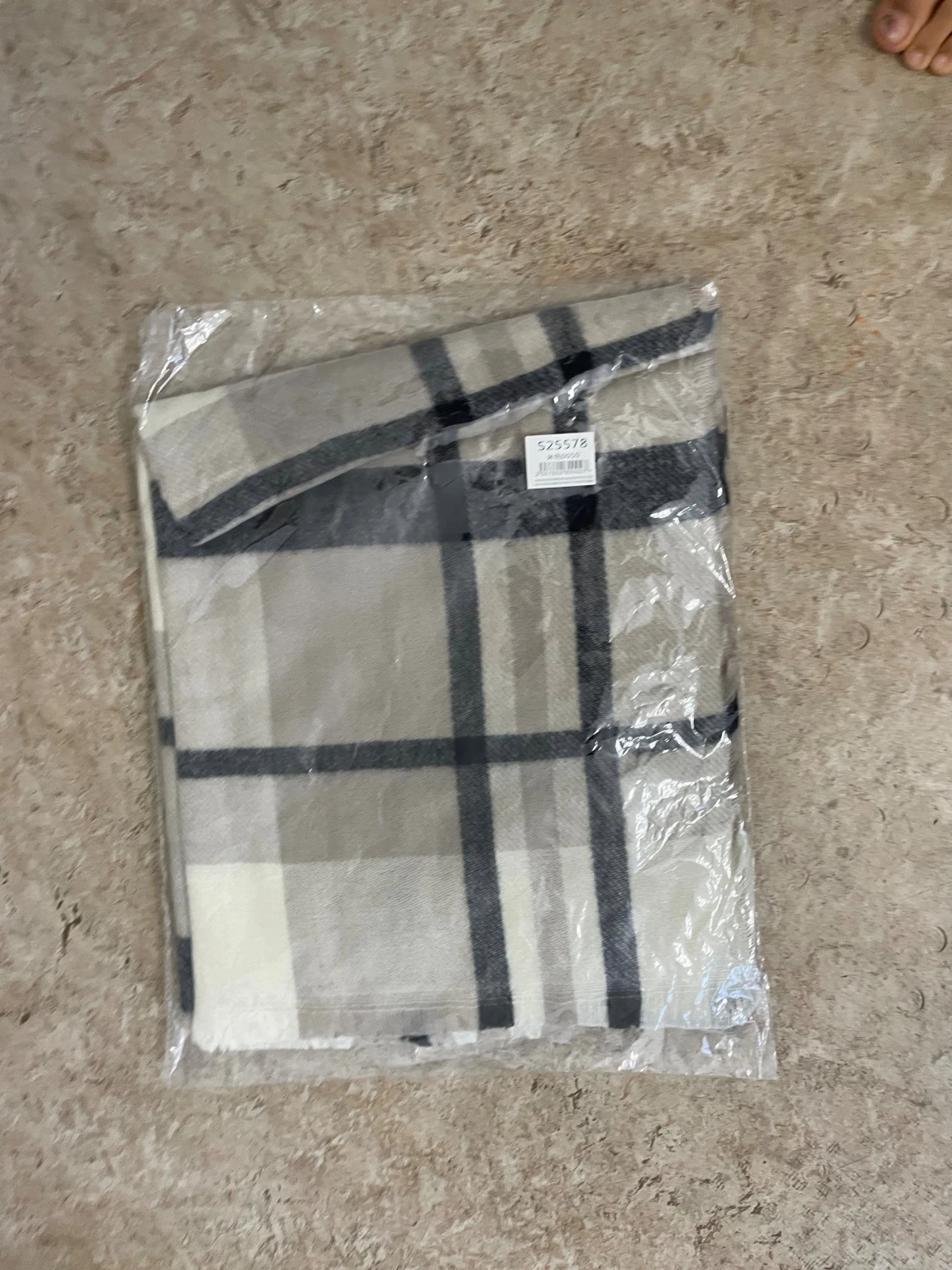 Rutig beige väst i ullmix - 1