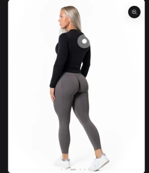 Relode  - Relode tights i modellen aura och i färgen wart grey🩷