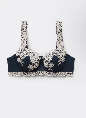 Intimissimi Bh - Intimissimi bh, slutsåld färg köpt 2024 men bara använd 4-5ggr💗Ljusblå fin färg!!